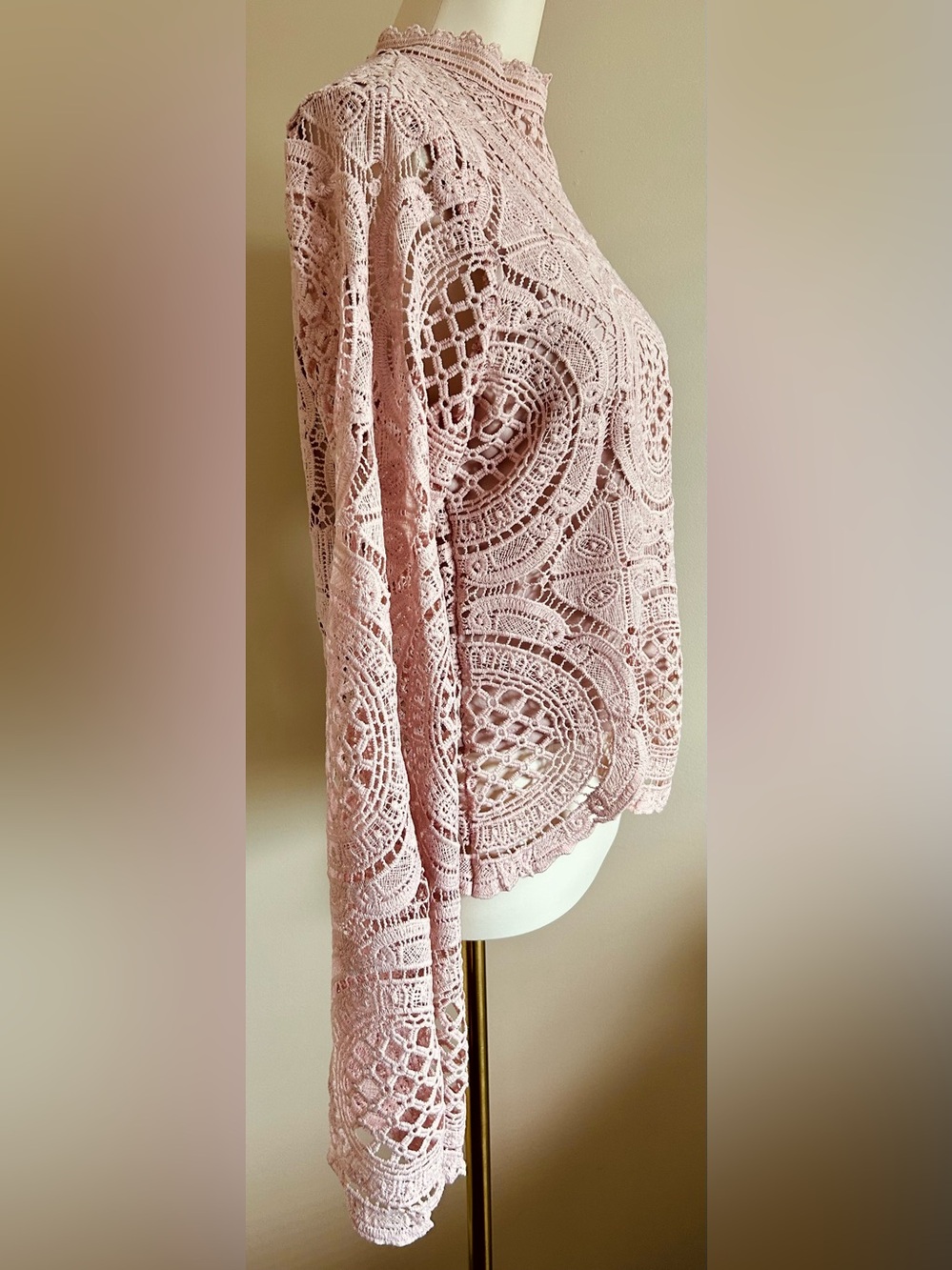 NWT - Ultra Pink Crochet Scalloped Hem Top